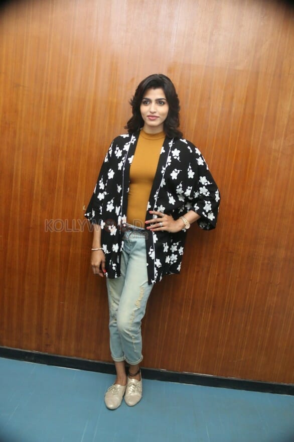 Uru Movie Heroine Dhansika Photos