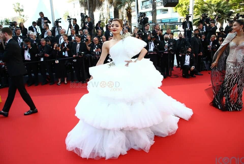 Urvashi Rautela at Cannes 2022 Red Carpet Pictures 02