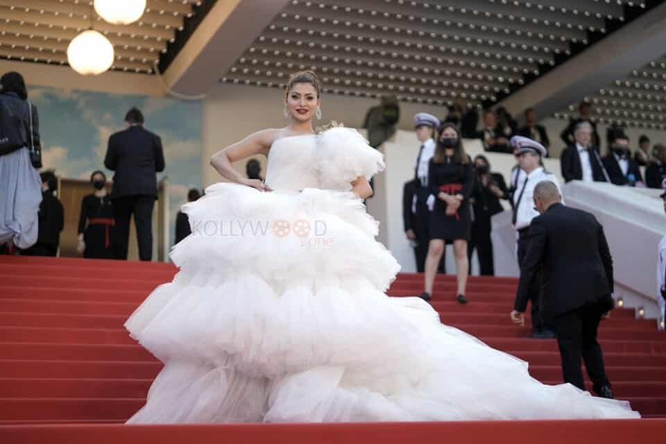 Urvashi Rautela at Cannes 2022 Red Carpet Pictures 03