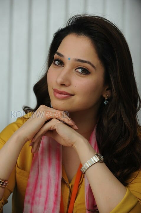 Vasuvum Saravananum Onna Padichavanga Heroine Tamanna Stills