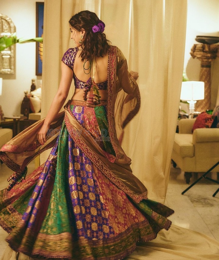 Vintage Beauty Sara Ali Khan in a Stunning Lehenga Choli Photos 01