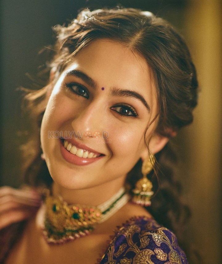 Vintage Beauty Sara Ali Khan in a Stunning Lehenga Choli Photos 02