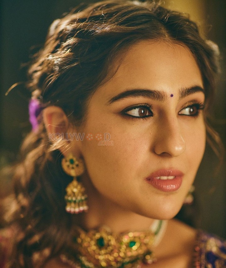 Vintage Beauty Sara Ali Khan in a Stunning Lehenga Choli Photos 05