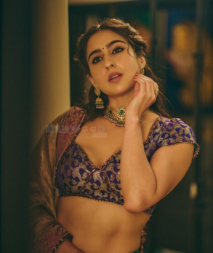 Vintage Beauty Sara Ali Khan in a Stunning Lehenga Choli Photos 07