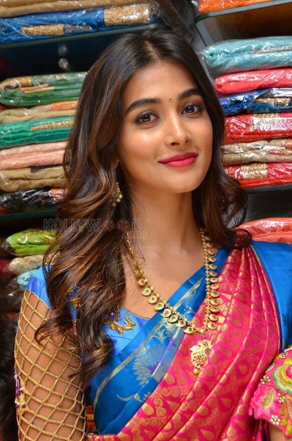 pooja hegde at the launch of anutex shopping mall photos