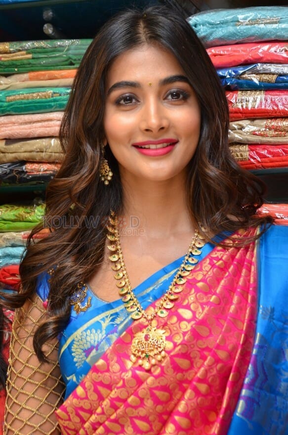 pooja hegde at the launch of anutex shopping mall photos