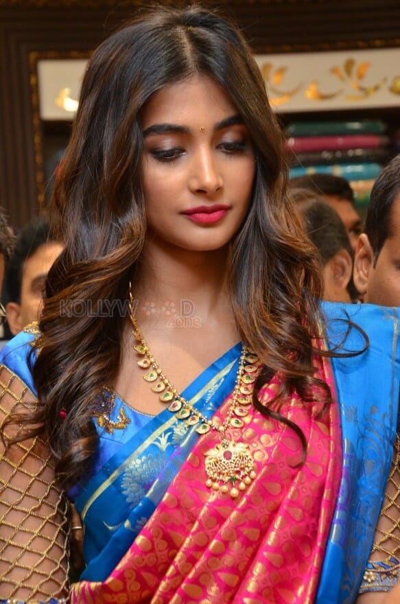 pooja hegde at the launch of anutex shopping mall photos