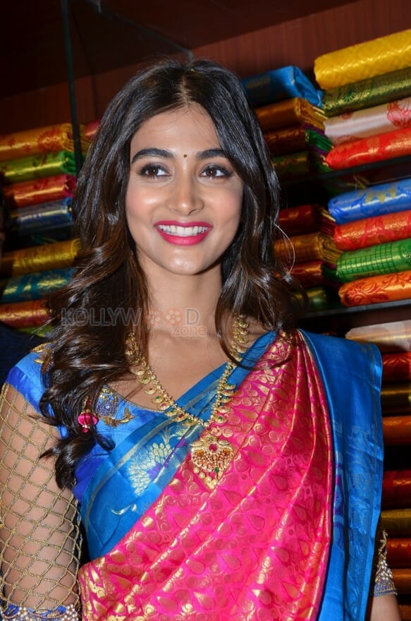 Pooja-hegde-at-the-launch-of-anutex-shopping-mall-photos-24 (31951 ...