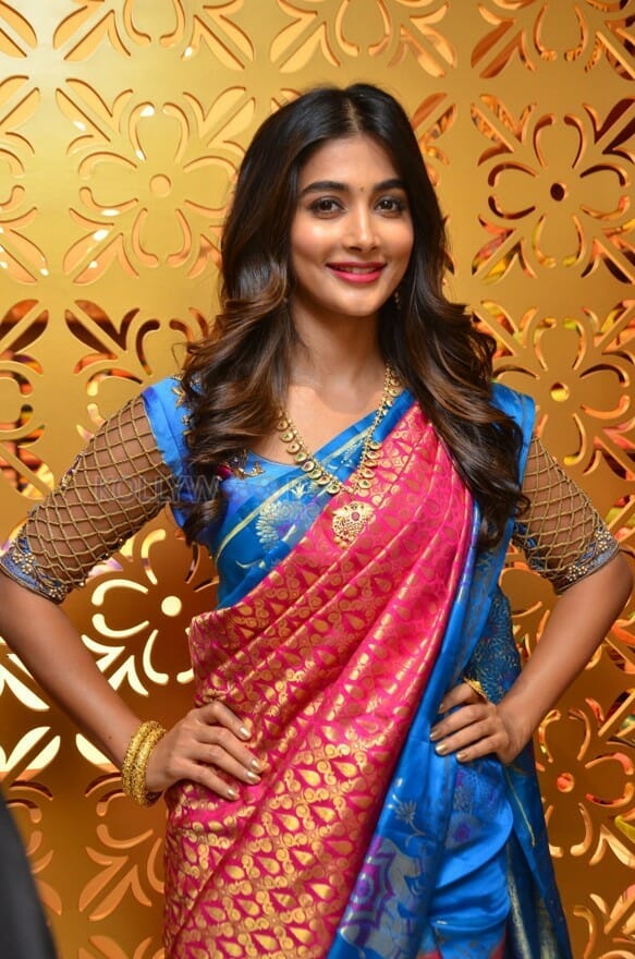 pooja hegde at the launch of anutex shopping mall photos