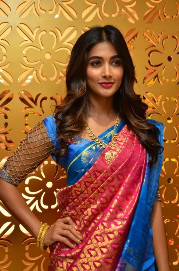 pooja hegde at the launch of anutex shopping mall photos