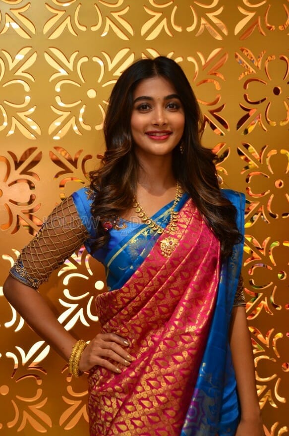 pooja hegde at the launch of anutex shopping mall photos