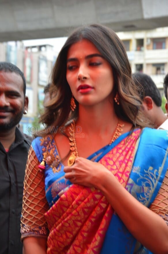 pooja hegde at the launch of anutex shopping mall photos