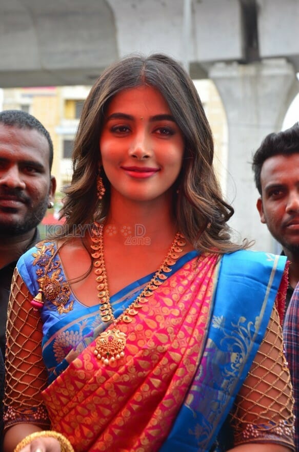 pooja hegde at the launch of anutex shopping mall photos