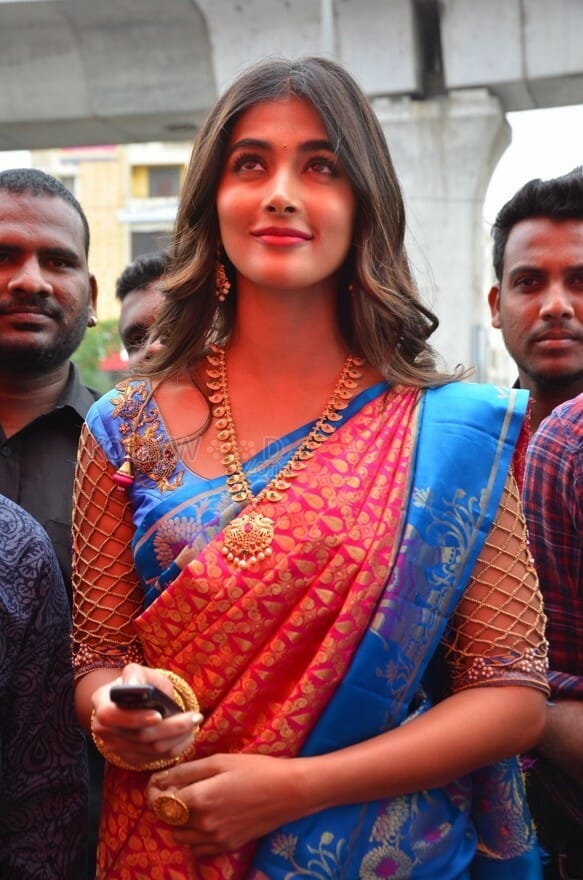 pooja hegde at the launch of anutex shopping mall photos