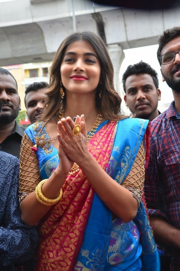 pooja hegde at the launch of anutex shopping mall photos