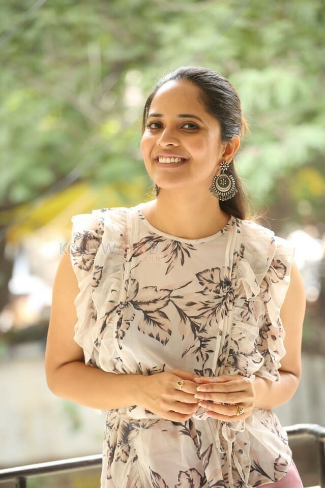 Actress Anasuya Bharadwaj At Kadhanam Interview Photos