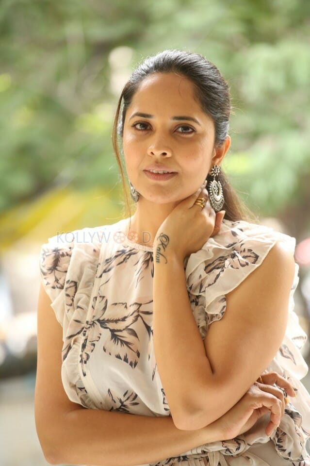 Actress Anasuya Bharadwaj At Kadhanam Interview Photos