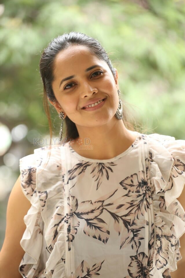 Actress Anasuya Bharadwaj At Kadhanam Interview Photos