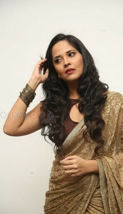 Actress Anasuya Spicy Saree Pictures