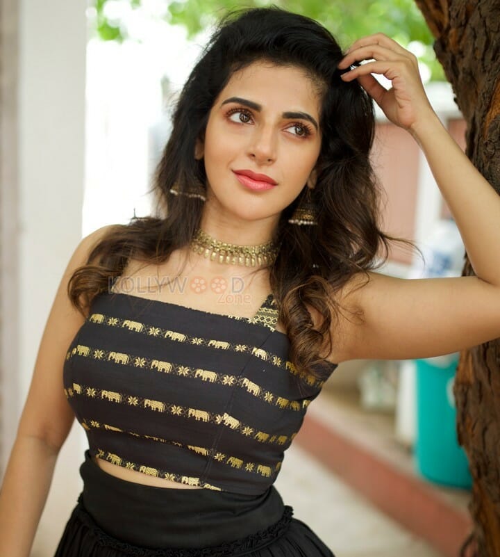 Actress Iswarya Menon Photo Shoot Pictures