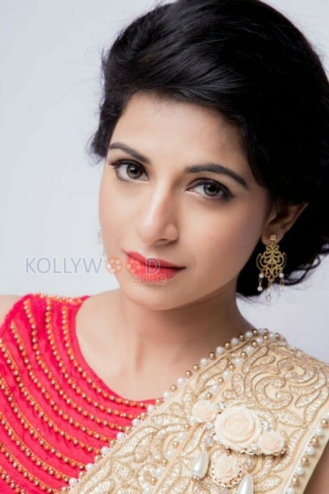 Actress Iswarya Menon Photos