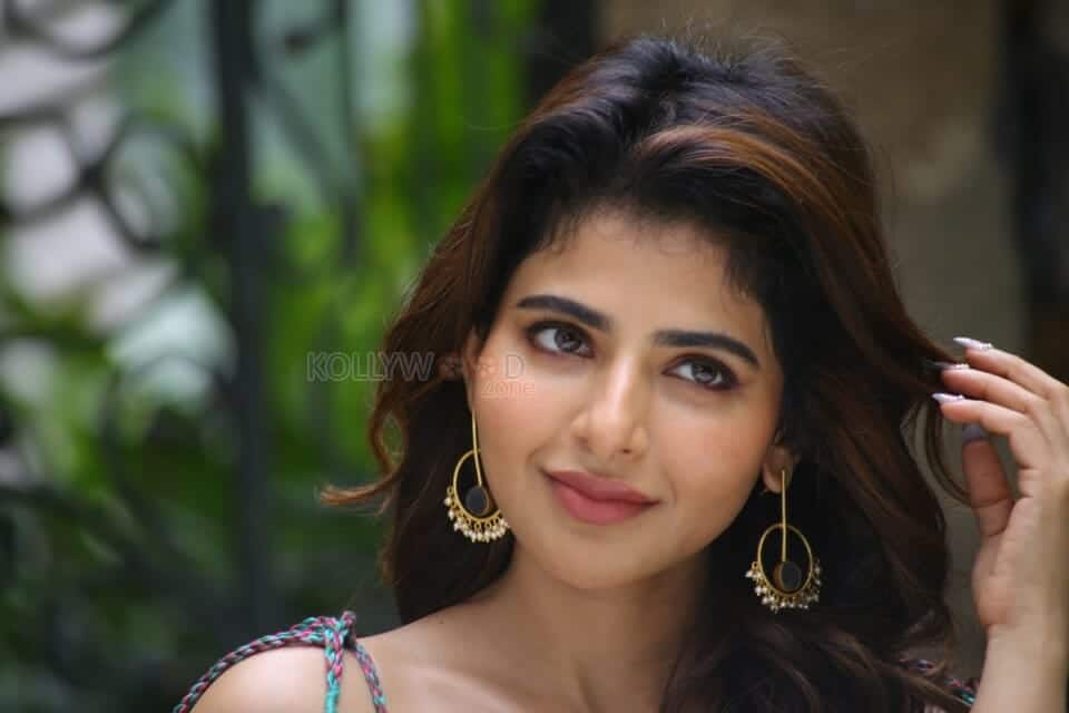 Actress Iswarya Menon at Spy Interview Pictures 05