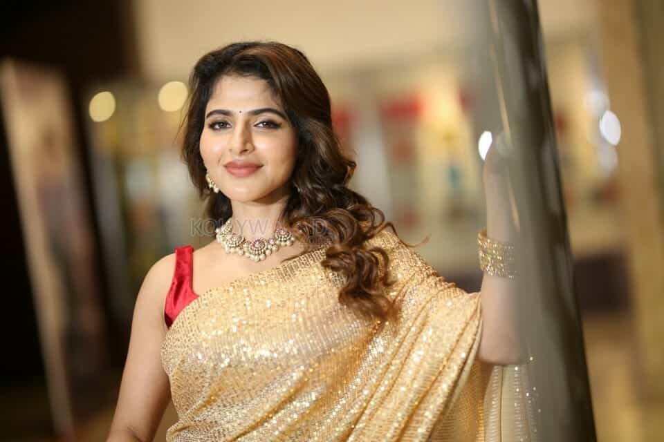 Actress Iswarya Menon at Spy Pre Release Event Photos 01