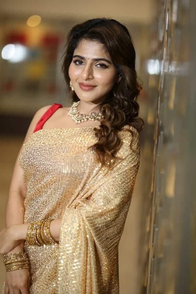 Actress Iswarya Menon at Spy Pre Release Event Photos 04