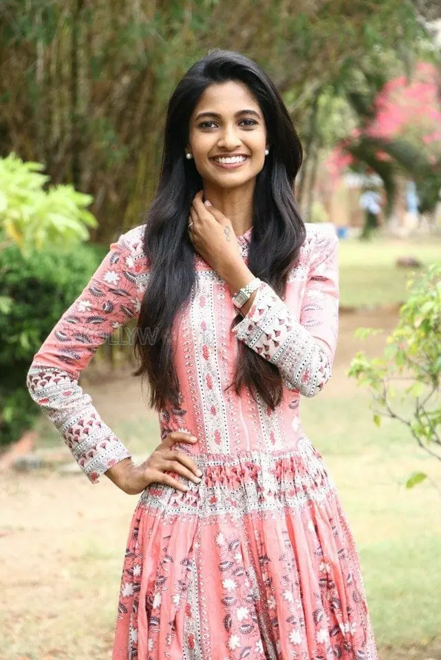 Actress Keerthi Pandian At Thumbaa Press Meet Pictures 07 (69999 ...