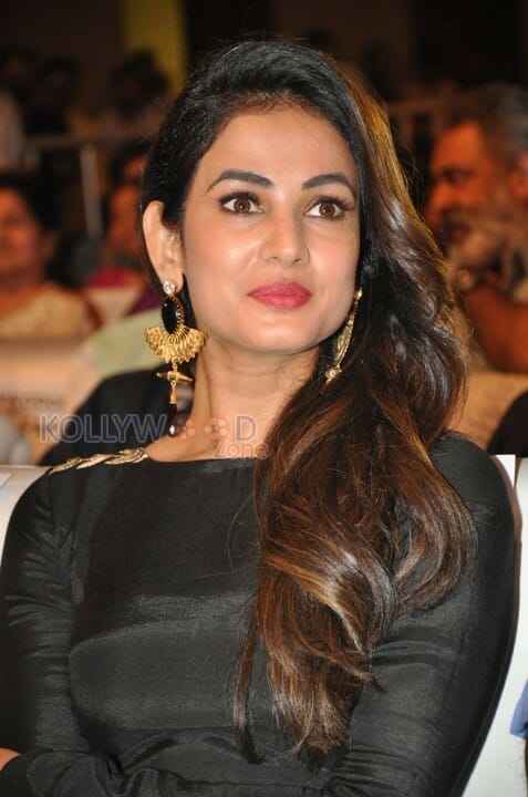 Actress Model Sonal Chauhan Photos