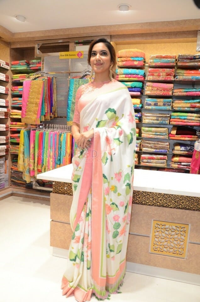 Actress Ritu Varma At Chennai Silks Show Room Opening Photos