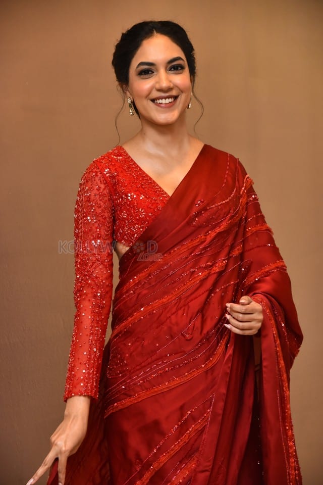 Actress Ritu Varma at Mazaka Trailer Launch Event Pictures 03