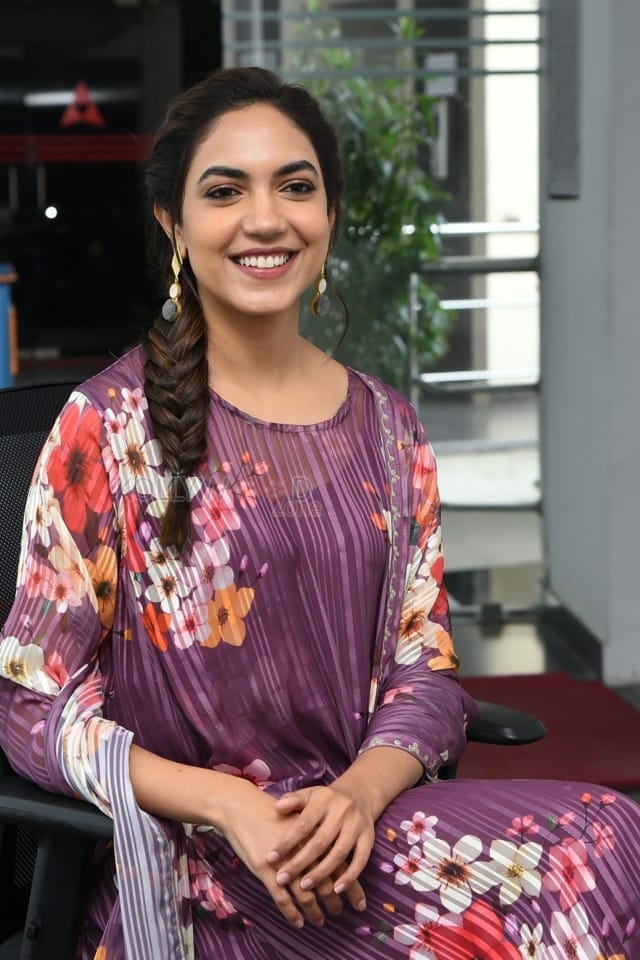 Actress Ritu Varma at Varudu Kaavalenu Movie Interview Pictures 34