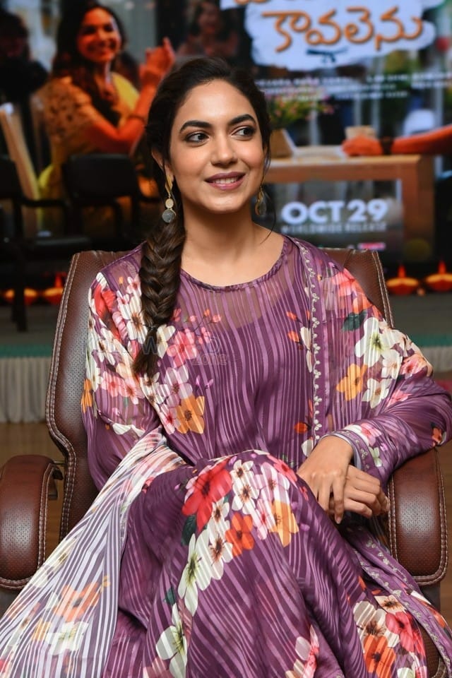 Actress Ritu Varma at Varudu Kaavalenu Movie Interview Pictures 38