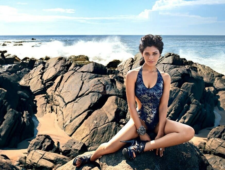 Actress Saiyami Kher Spicy Photos