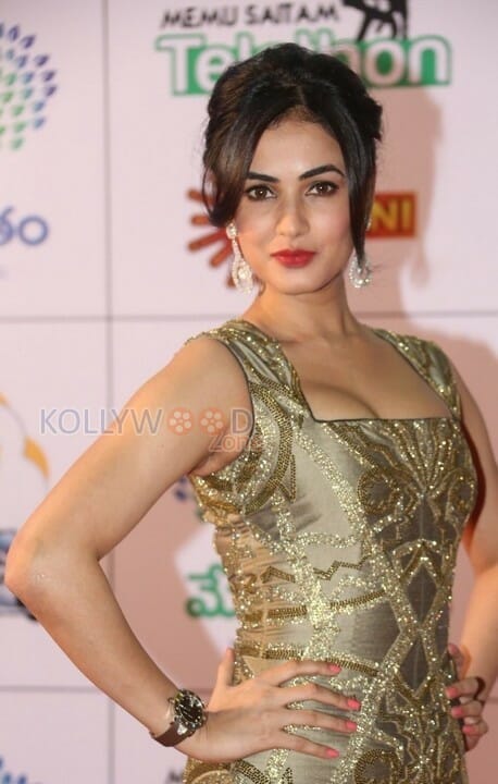 Actress Sonal Chauhan Photos