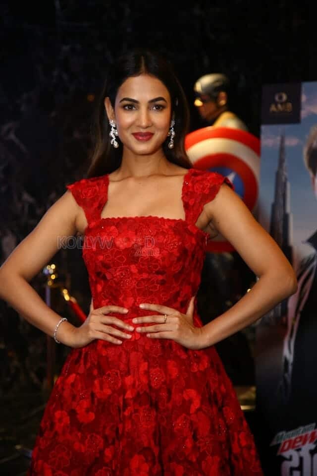 Actress Sonal Chauhan at F3 Movie Trailer Launch Pictures 03