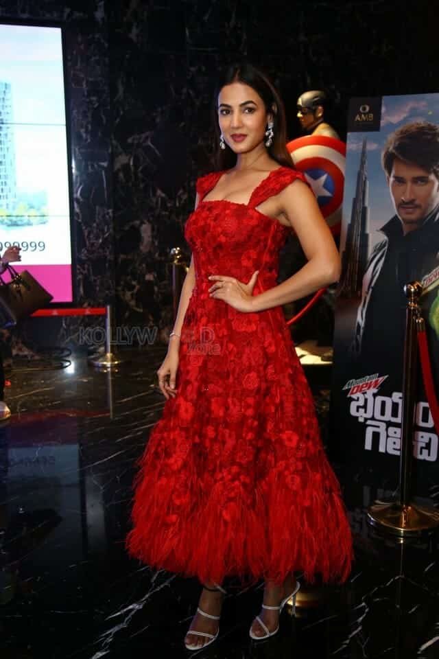 Actress Sonal Chauhan at F3 Movie Trailer Launch Pictures 04