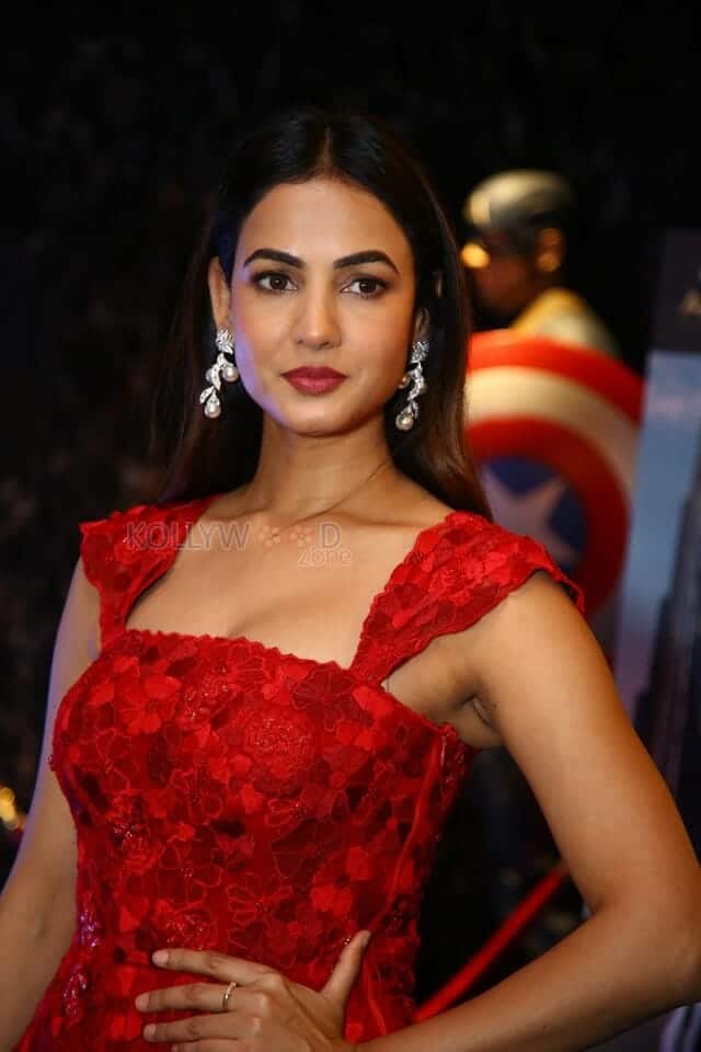 Actress Sonal Chauhan at F3 Movie Trailer Launch Pictures 06