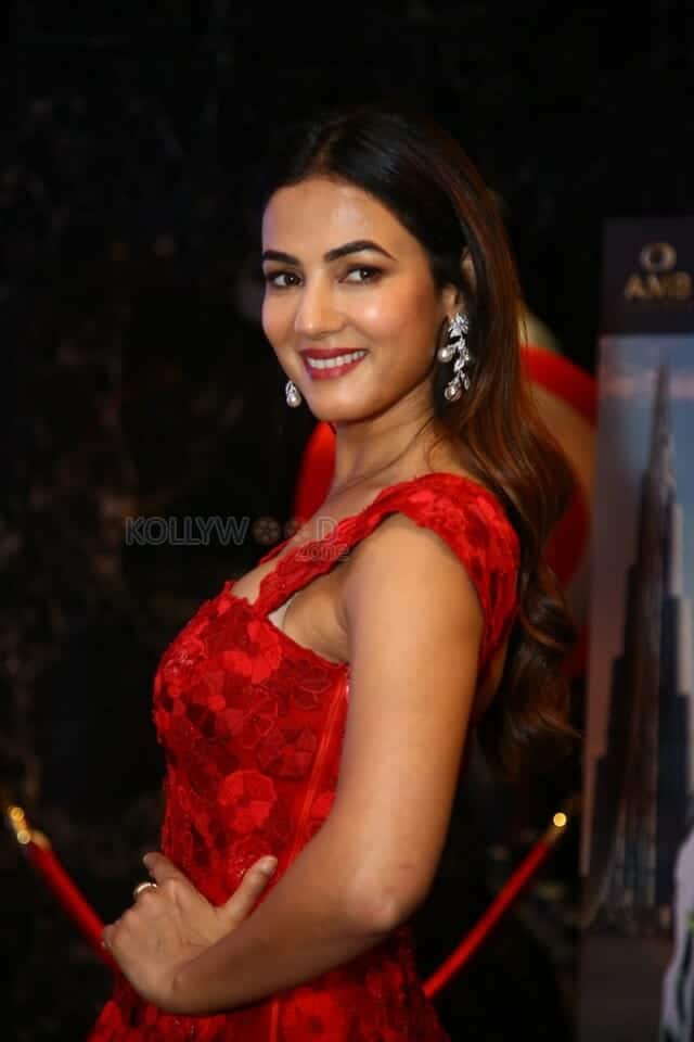 Actress Sonal Chauhan at F3 Movie Trailer Launch Pictures 09