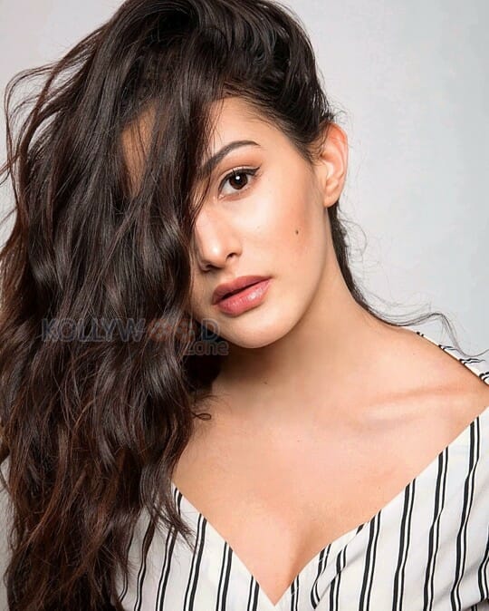 Amyra Dastur Sexy Fashion Photos