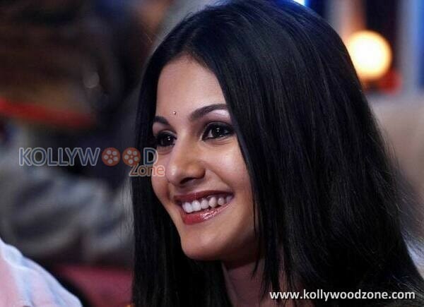 Anegan Heroine Amyra Dastur Photos