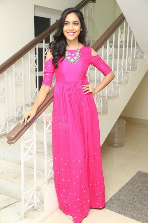 Beautiful Actress Ritu Varma Latest Photos