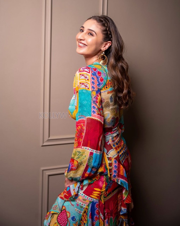 Fashion Beauty Dhvani Bhanushali in a Colorful Dress Photos 04