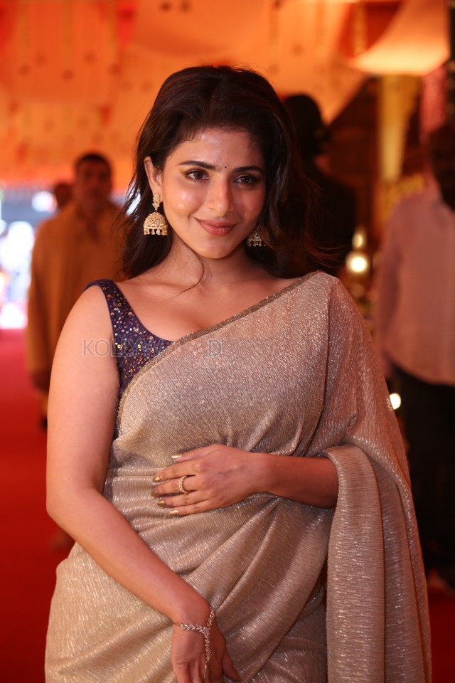 Heroine Iswarya Menon at Nagabandham Movie Opening Photos 04