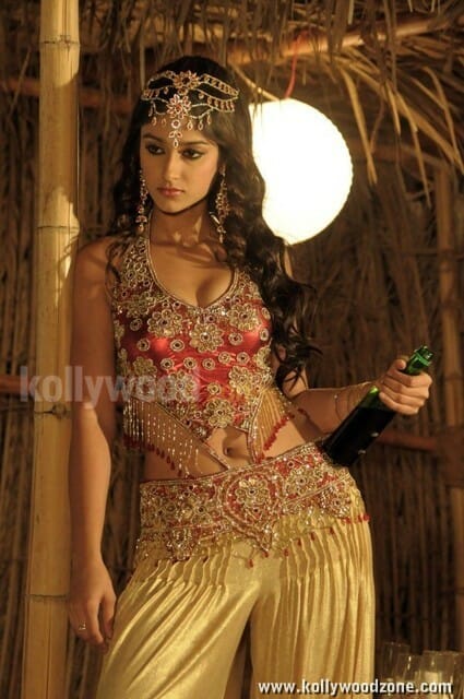 Hot Ileana Sexy Dancing Stills