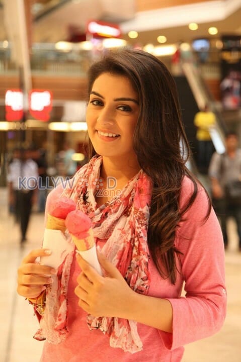 Maan Karate Heroine Hansika Motwani Photos