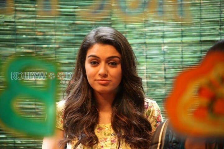 Maan Karate Heroine Hansika Motwani Photos