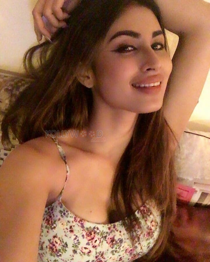 Naagin Actress Mouni Roy Photos