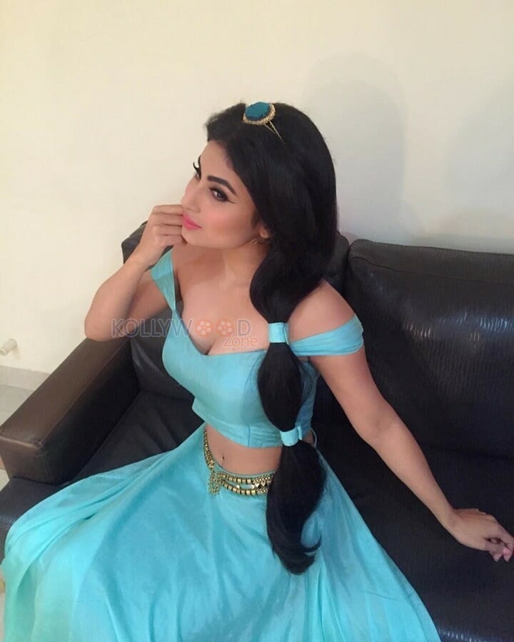 Naagin Actress Mouni Roy Photos